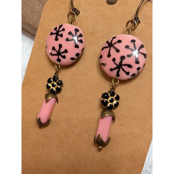 Retro Pink & Black Starburst Drop Earrings - Picture 1 of 4